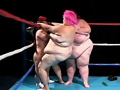 Midgets and a pig in one hot sex match